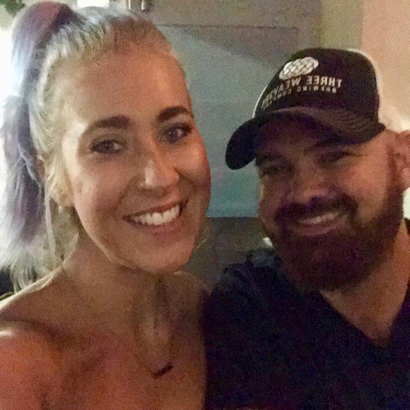 Meet your Posher, Katie 💋 - Picture 4 of 8